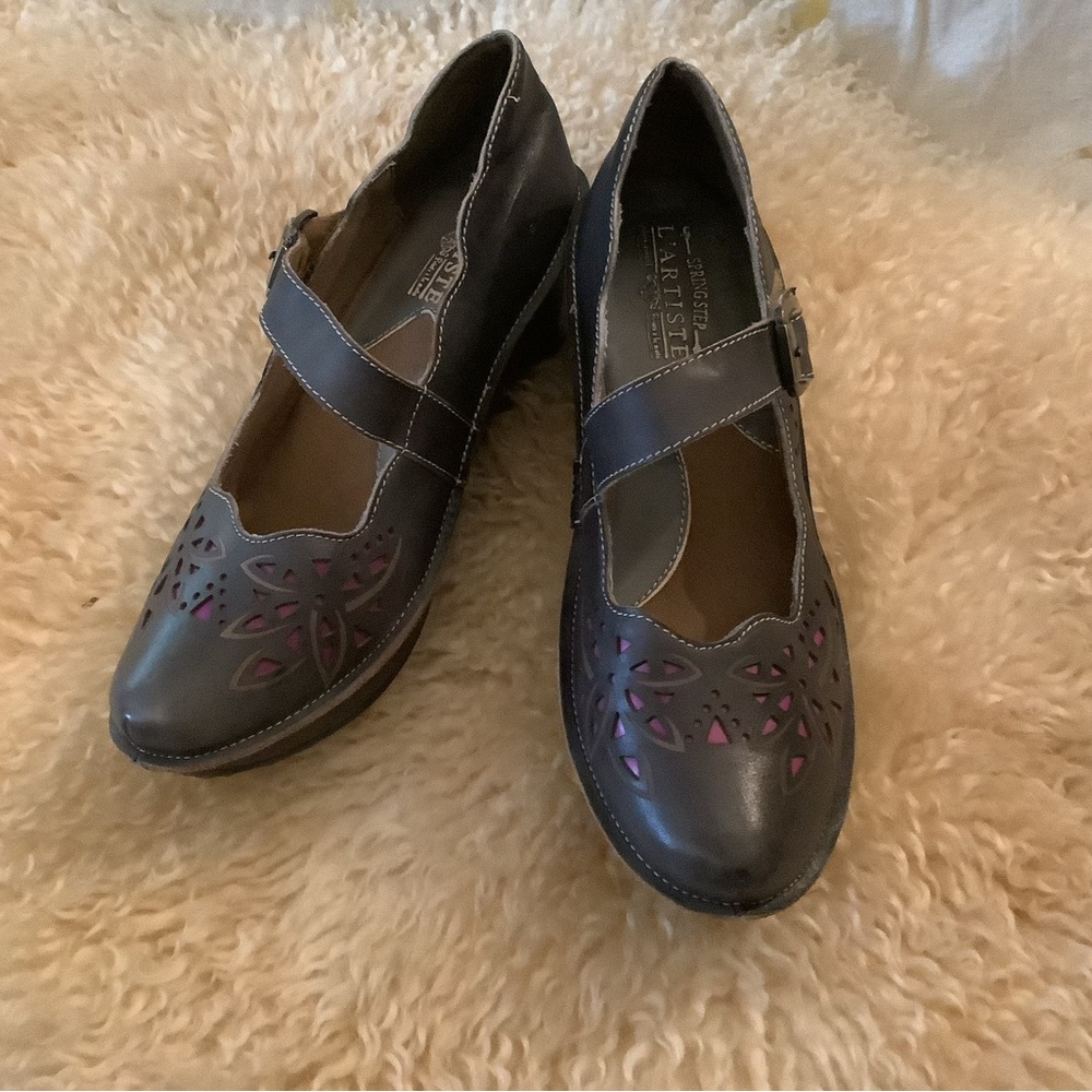 L'Artiste shoes